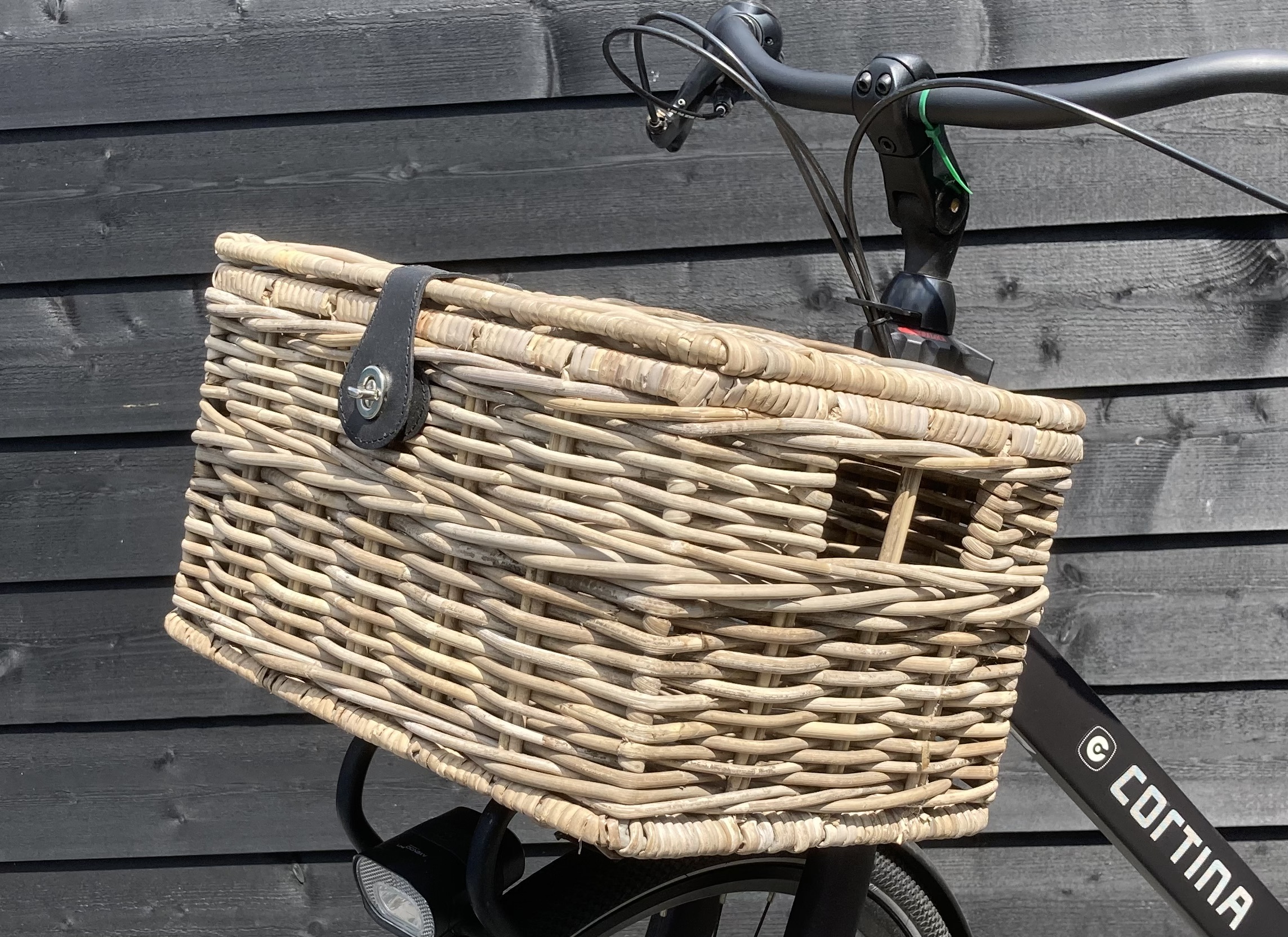 Bicycle basket with lid (42x31x24cm)