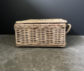 Tea box, thin rattan (23x18x10cm)