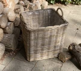 Quadratischer Rattankorb mit Henkeln – Mittlerer Holzkorb (50x50x50cm)