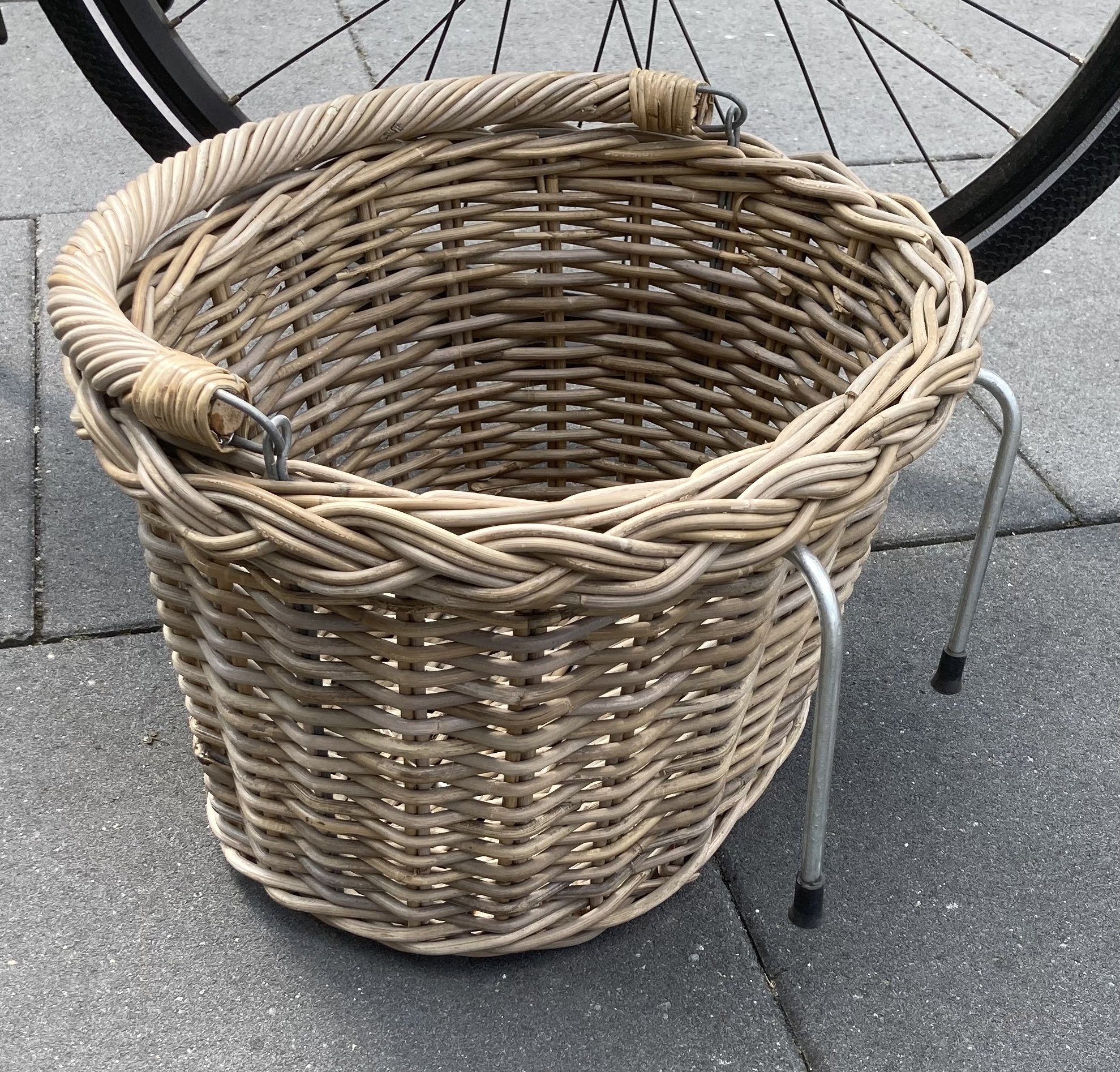 Ovale fietsmand met haken (40x35x25cm)