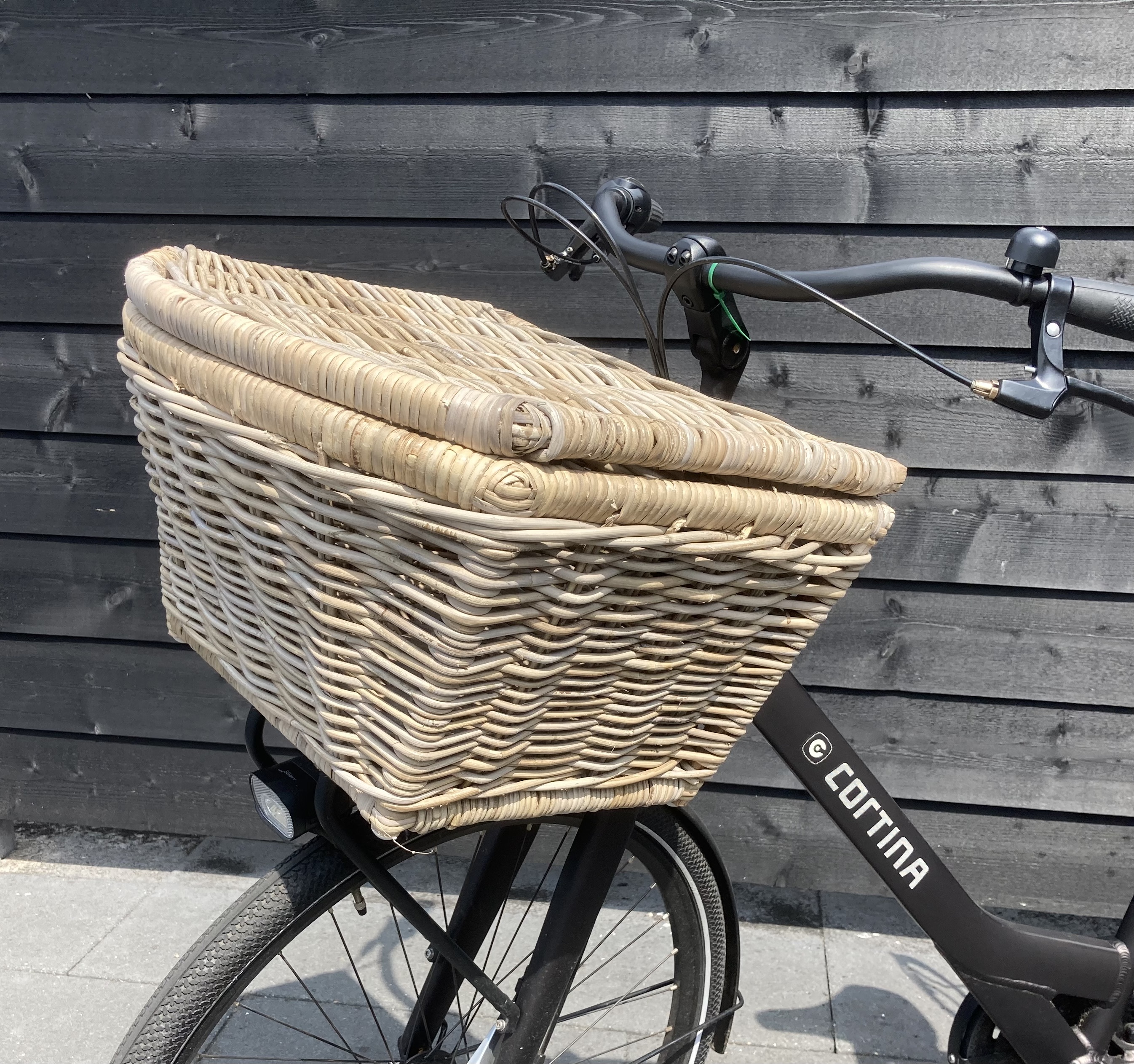 Rondlopende fietsmand met klep (47x42x29cm)
