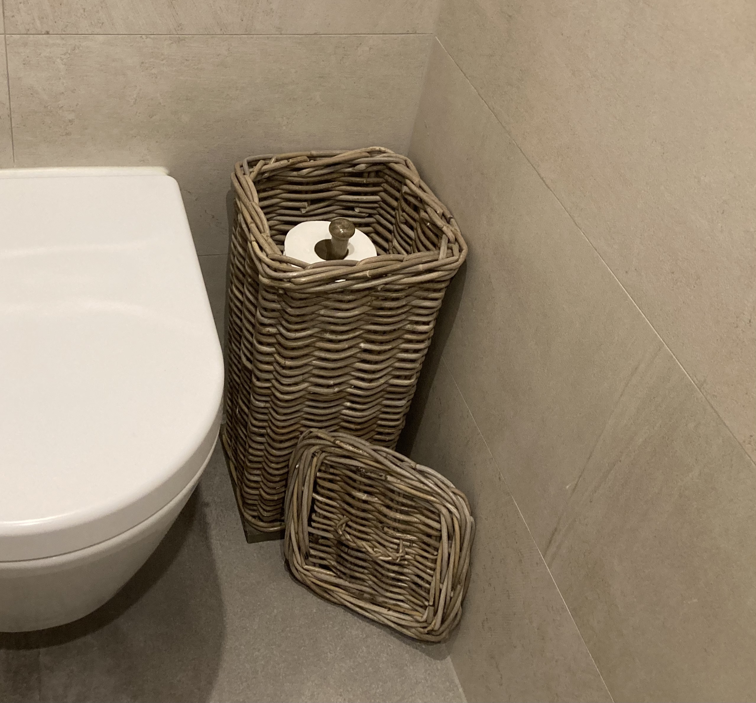 Toilettenpapierhalter quadratisch (25 x 25 x 50 cm)