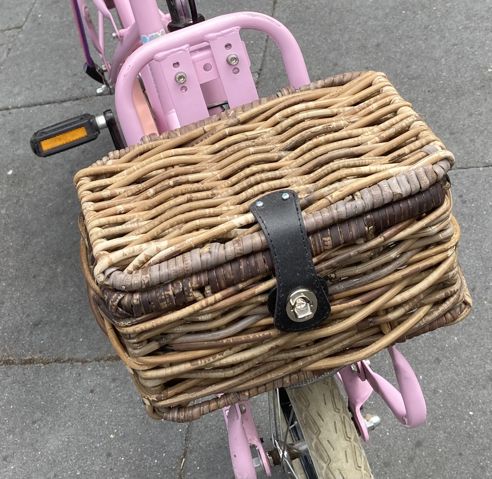 Kleiner Fahrradkorb mit Deckel BRAUN (27 x 18 x 13 cm)