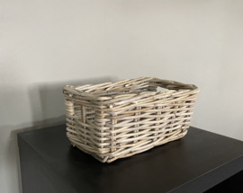 Kleiner, schmaler Korb (29 x 18 x 12 cm)