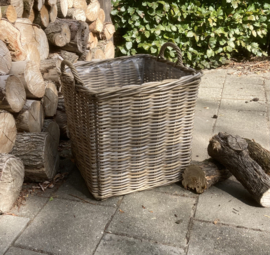 Quadratischer Rattankorb mit Henkeln – Mittlerer Holzkorb (50x50x50cm)