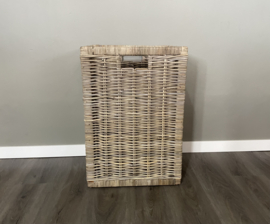 Tall, open, sleek storage basket (35x45x65cm)