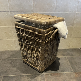 Tapslopende gevoerde wasmand (40x40x60cm)
