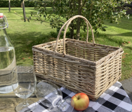 Schlichter offener Picknickkorb mit Henkel (35 x 25 x 15 cm)