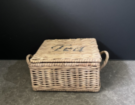Tea box, thin rattan (23x18x10cm)