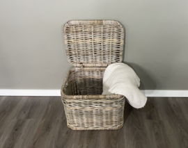 Middelgrote mand met klep (45x38x38cm)