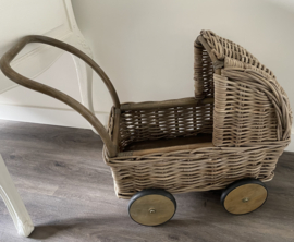 Niedriger Puppenwagen (65 x 26 x 43 cm)