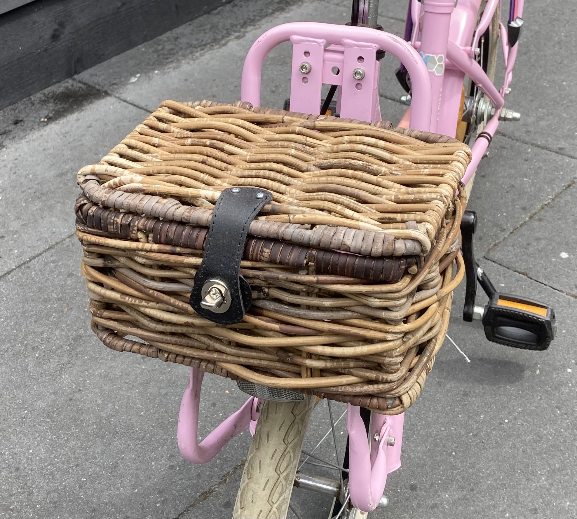 Kleiner Fahrradkorb mit Deckel BRAUN (27 x 18 x 13 cm)