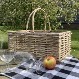 Schlichter offener Picknickkorb mit Henkel (35 x 25 x 15 cm)