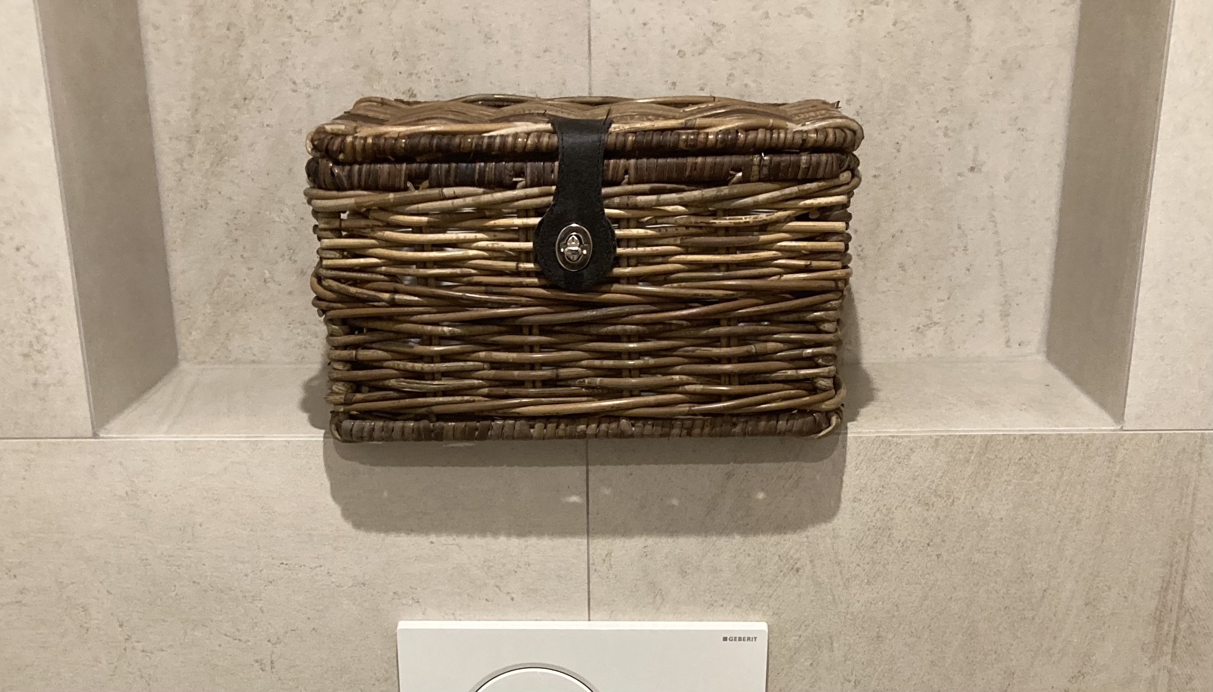 Mittlerer Koffer mit Lederverschluss für Toilettenartikel (BRAUN) (34 x 25 x 19 cm)