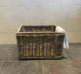 Large open sleek laundry basket (56x47x35cm)
