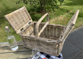 Picnic baskets (53x36x28cm)