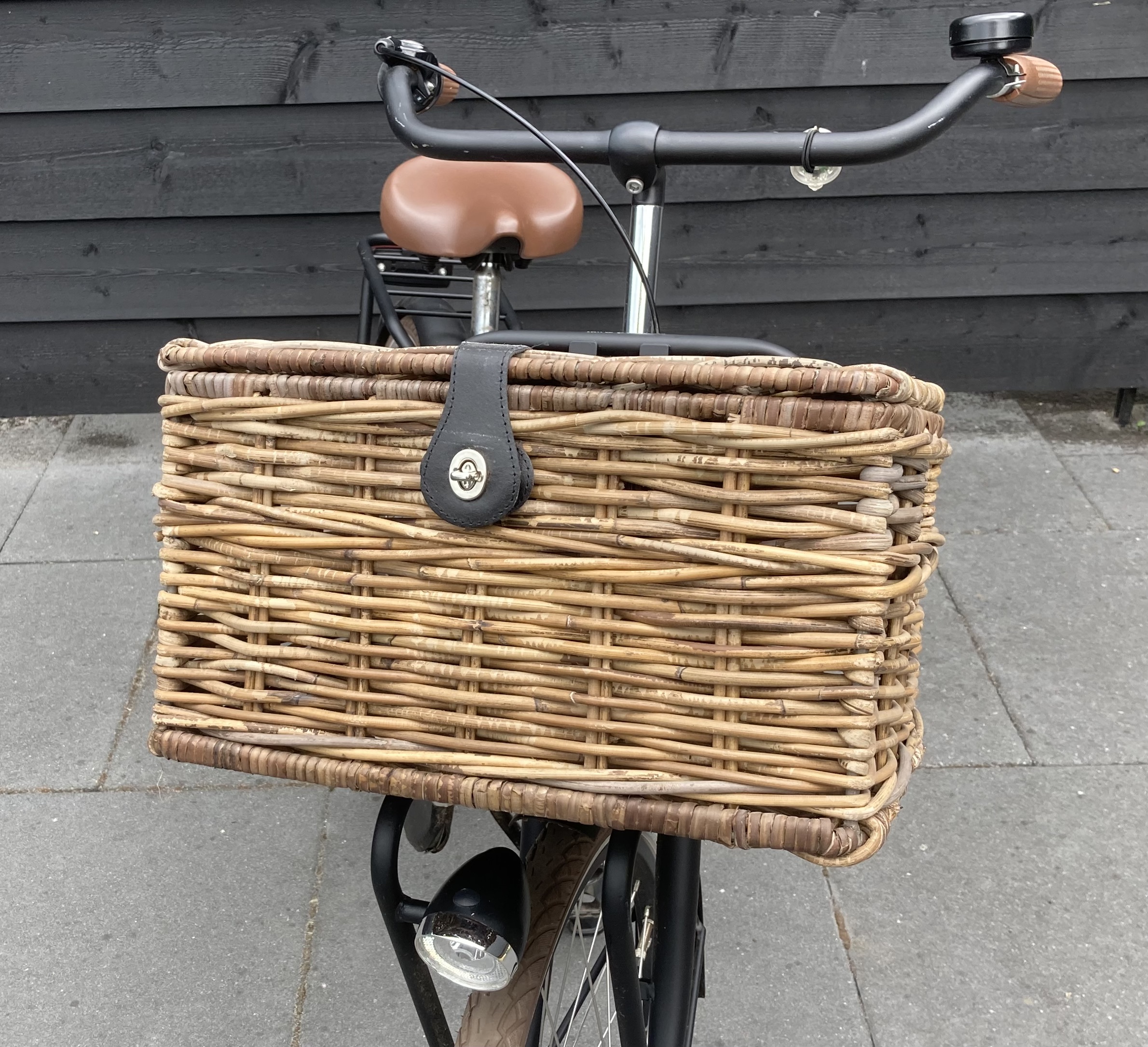 Fietsmand met deksel BRUIN (42x31x24cm)