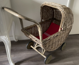 Classic doll's pram (70x34x67cm)