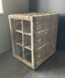 Weinregal aus Weide mit 6 Fächern (43 x 38 x 30 cm)