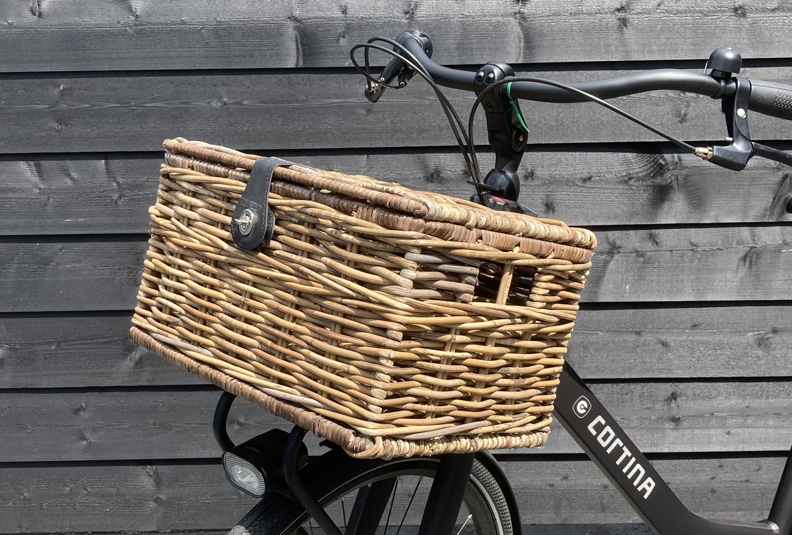 Fietsmand met deksel bruin (42x31x24cm)