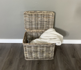 Kleine rechthoekige mand met klep (37x26x30cm)