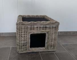 Poezen toren (46x46x36cm)