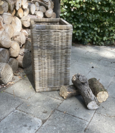 Hoher, schlichter offener Korb für Holz und Pellets (35x45x65cm)