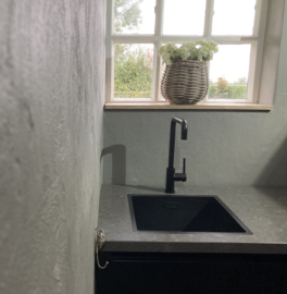 Round window sill basket