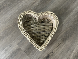 Small heart-shaped basket (31x31x12cm)
