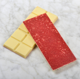 Tablet: white chocolate with raspberry