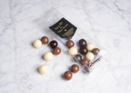 Zakje chocolade balletjes met hazelnoot 150gr
