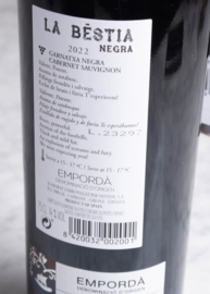 Rode wijn La Béstia Negra + Madagaskar