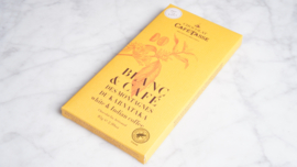 Café-Tasse witte chocolade en Indiaanse koffie