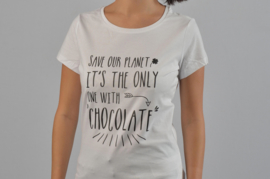 T-shirt met quote: Save our planet, it's the only one with chocolate.