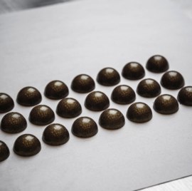 Chocolate World: Your Home Chocolate Kit by Julius Persoone