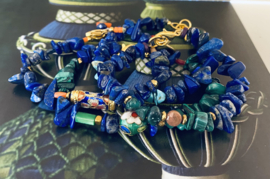 Armband natuursteen Lapis Lazuli en kraal bloem