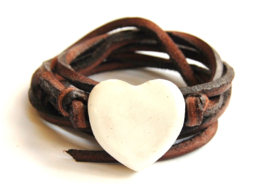 Armband leren veter met wit hart