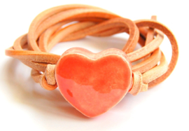 Armband naturel leren veter met meloen hart