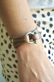 Armband leer cognac met harpsluiting