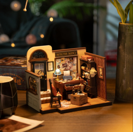 DIY Huisje Mose’s Detective Agency met LED verlichting, Robotime