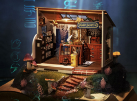 DIY Huisje Kiki’s Magic Emporium met LED verlichting, Robotime