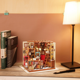 Sam’s Study, Robotim DG102