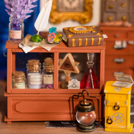 DIY Huisje Kiki’s Magic Emporium met LED verlichting, Robotime