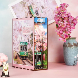 DIY Book Nook Boekensteun Sakura’s Travel Bookend, ToneCheer