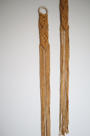 Macramé hanger Okergeel