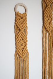 Macramé hanger Okergeel