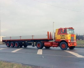 Mack F700 De Roy Helmond