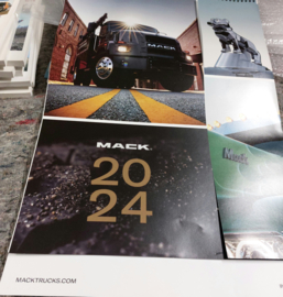 Amerikaanse Mack Trucks kalender 2024