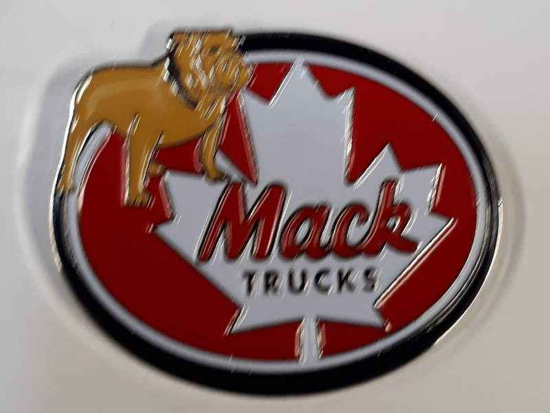 MACK TRUCKS PIN  CANADA