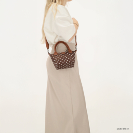 Charm London Buckingham handtas stippen wit op donkerbruin